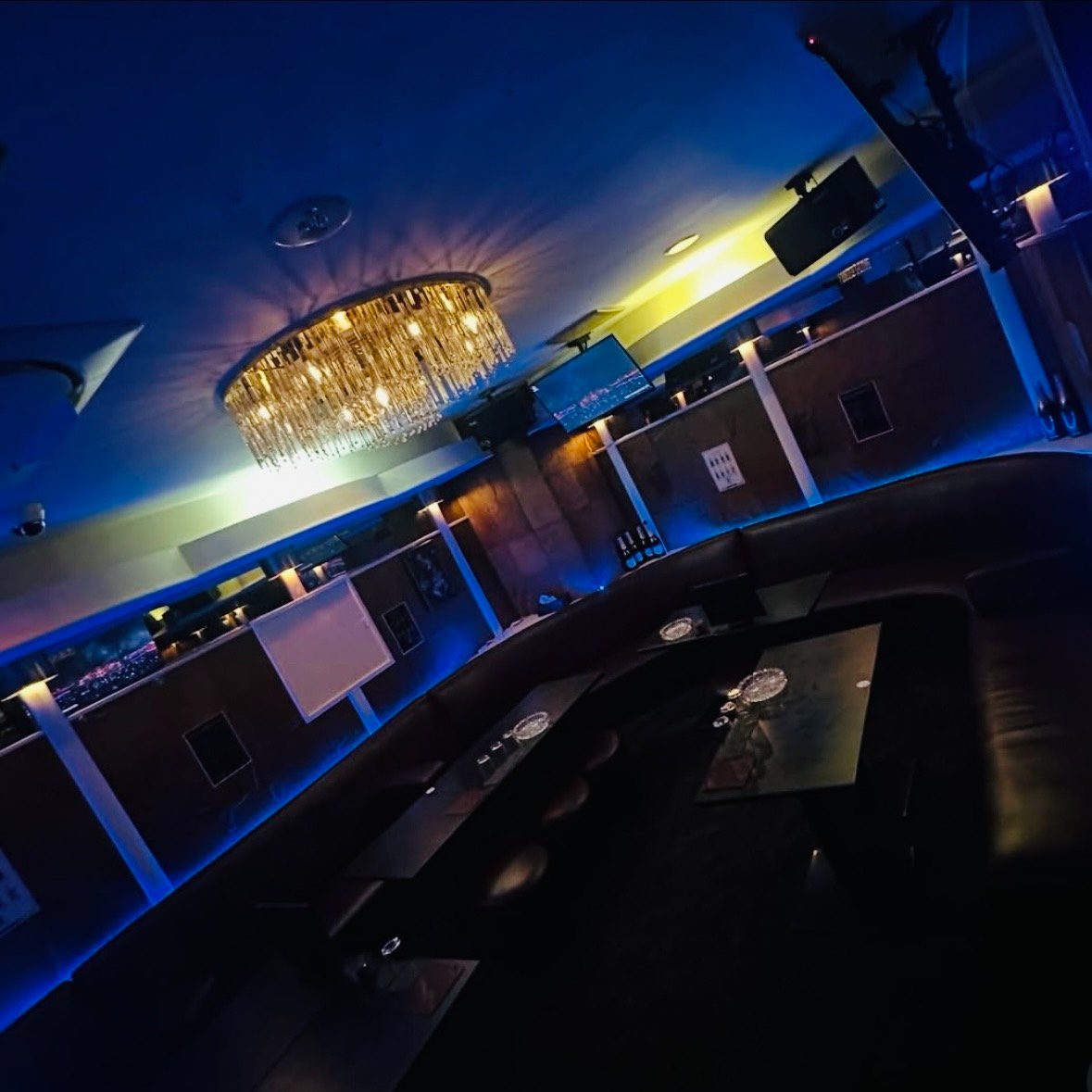 新宿・歌舞伎町 カラオケBAR&ダーツ KARAOKE & DARTS bar corazon 店内の様子 3